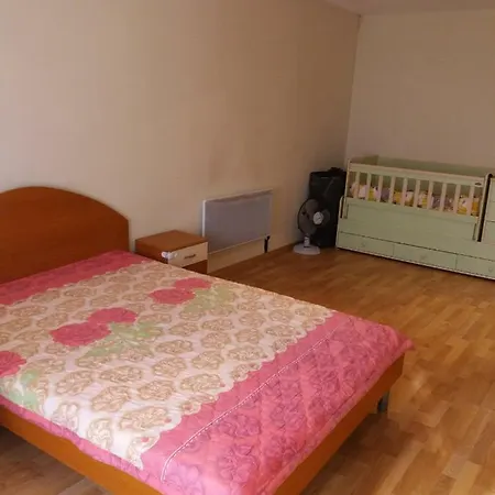 Comfortable 2-bedroom Apartment Burgas