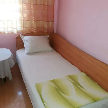 Comfortable 2-bedroom Apartment *