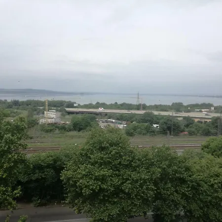 Comfortable 2-bedroom Burgas